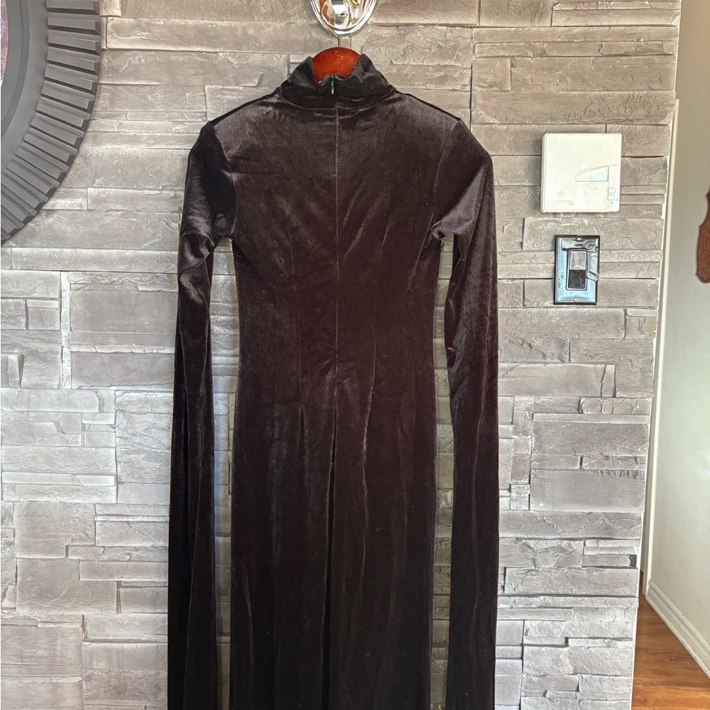 Mew Mew’s Elegant Black and rhinestones Evening Gown - Picture 6 of 6